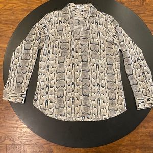 Express portofino blush/black snake print blouse. Size: Medium.